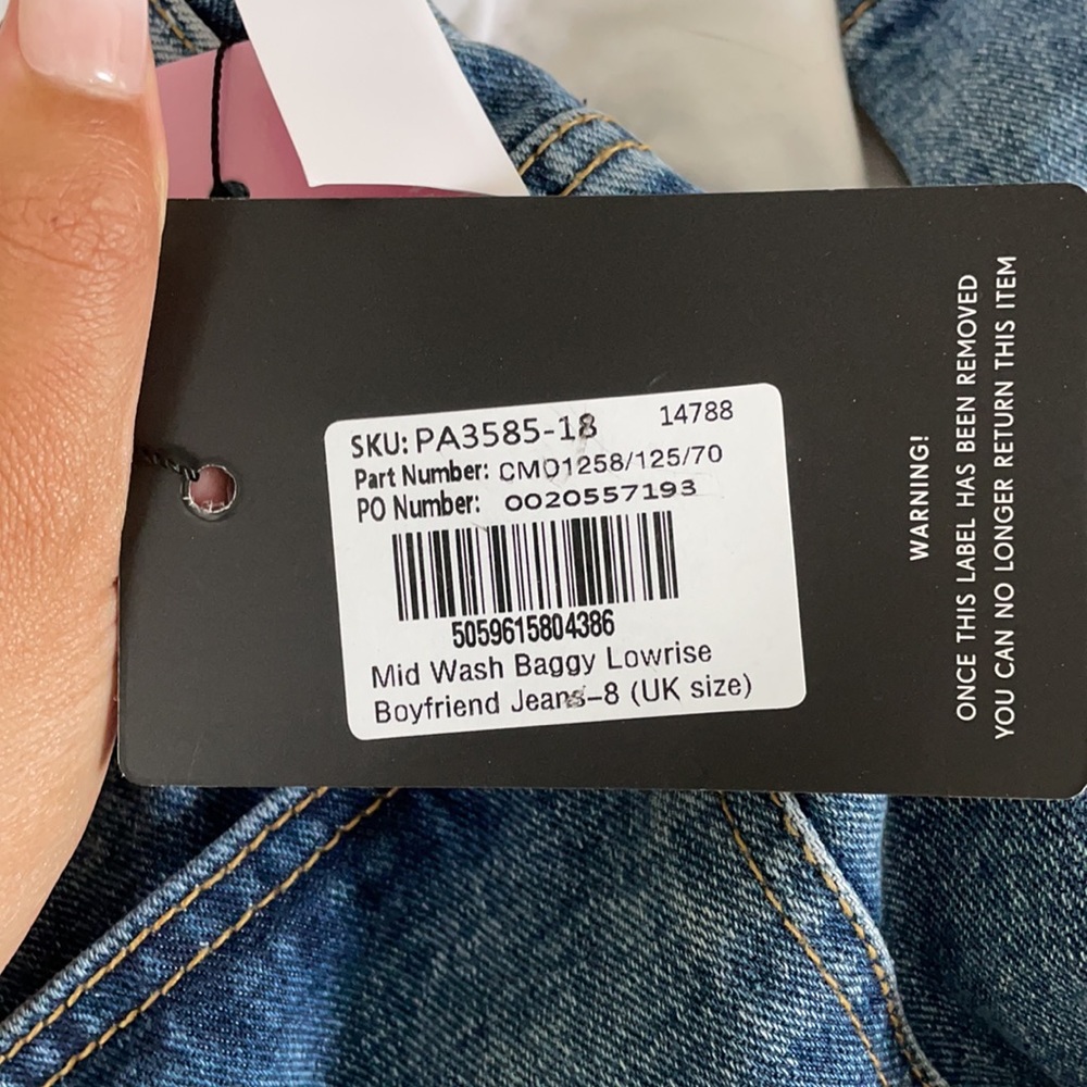 Pretty Little Thing Boyfriend Jeans - Picture 5 of 6